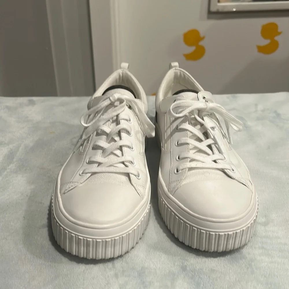 MK white and brown sneakers size 10 - Picture 1 of 6